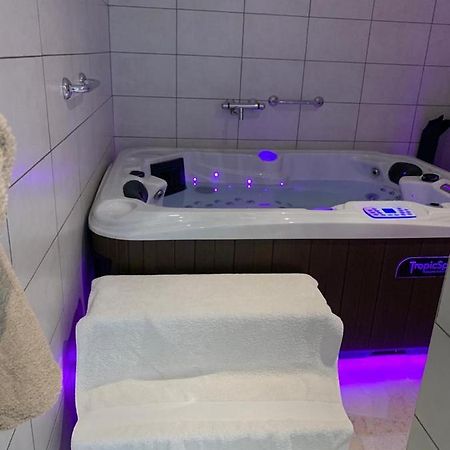 Appartement Avec Jacuzzi Hammam Sauna Privatise Au Rez De Chaussee Ds Maison A Voglans A 2 Kilometres Du Lac Du Bourget En Savoie Entre Chambery Et Aix Les Bains Cure Thermale Exterior foto