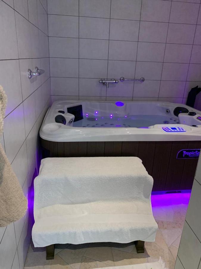 Appartement Avec Jacuzzi Hammam Sauna Privatise Au Rez De Chaussee Ds Maison A Voglans A 2 Kilometres Du Lac Du Bourget En Savoie Entre Chambery Et Aix Les Bains Cure Thermale Exterior foto