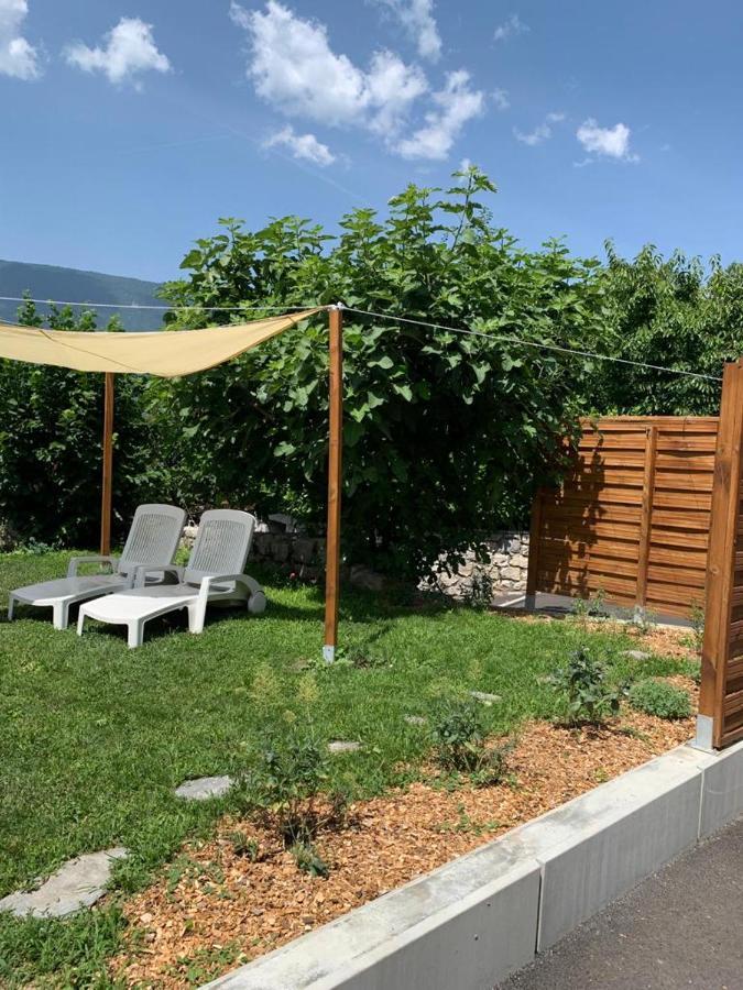 Appartement Avec Jacuzzi Hammam Sauna Privatise Au Rez De Chaussee Ds Maison A Voglans A 2 Kilometres Du Lac Du Bourget En Savoie Entre Chambery Et Aix Les Bains Cure Thermale Exterior foto